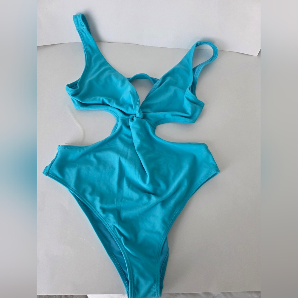 Womans Size Medium Forever 21 Oasis One Piece Swimsuit